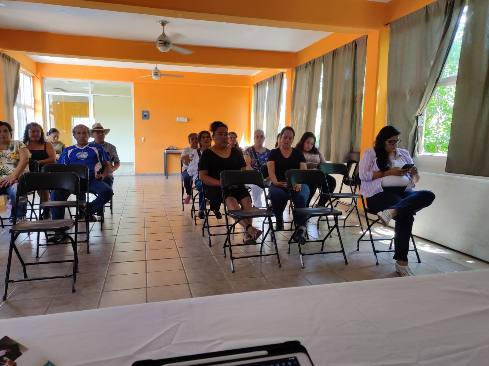 Imparte CEARV capacitación a instancias que atienden a mujeres víctimas de violencia en el municipio de Coatlán del Río
